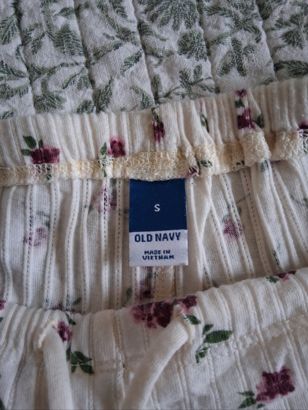 Old Navy 3 Piece Set Cream Floral Pajamas - Picture 8 of 12